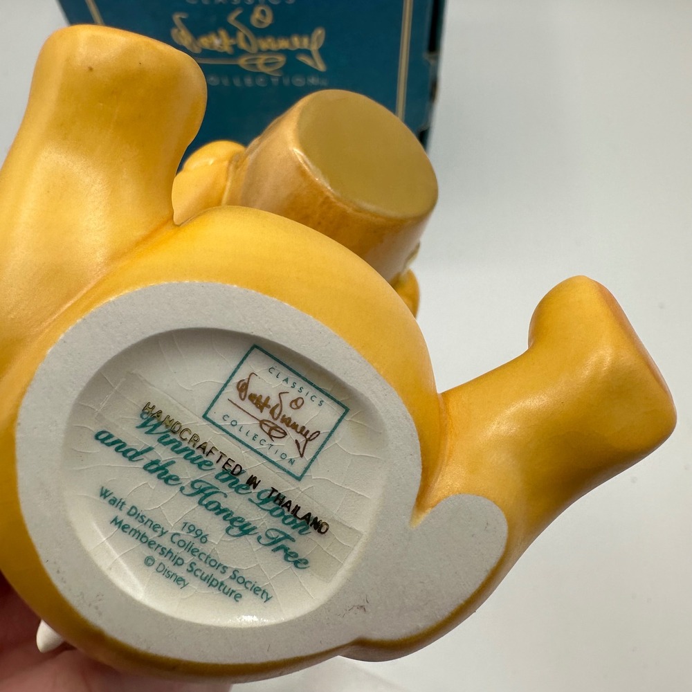 WDCC Winnie the Pooh Time for Something Sweet 1996 Membership Figurine COA Box - Picture 4 of 6